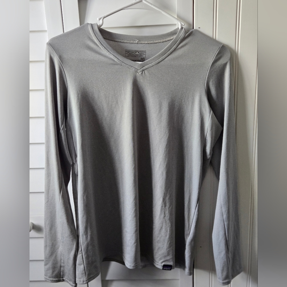 Patagonia Capilene Gray Baselayer Long Sleeve V-Neck Womens Size Small